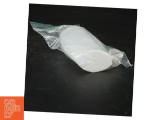 Tom plastikflaske med emballage