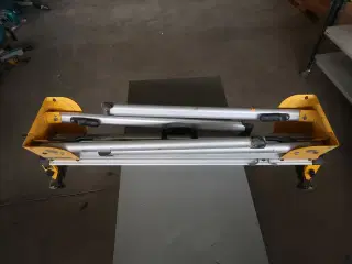Arbejdsstation til geringssav DEWALT