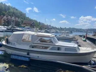 Flot Saga 27 AC med Perkins diesel motor