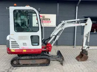 Takeuchi TB016 halvautomatisk hurtigskifte