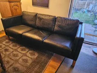 3-personers sofa + lænestol i sort kunstlæder