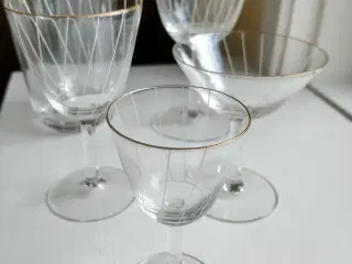 Gamle glas med guldkant 