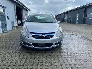 Opel corsa 1’2. 2008  benzin,3dør, km:220 000 