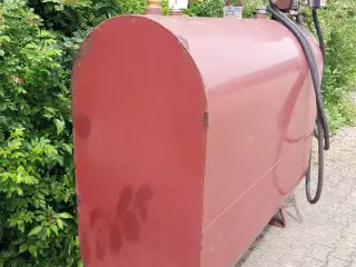 Dieseltank 1800 l.