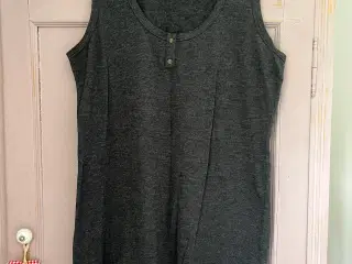 Skøn lang tank-top med uld fra Hawaleschka str. XL