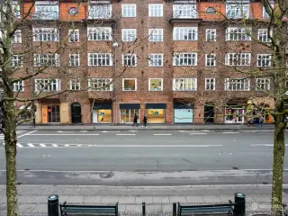 NY PRIS: Butikslokale med stor og åben planløsning centralt på Falkoner Allé