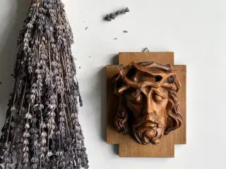 Tysk jesus, træ, NB