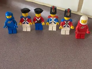 Gamle Lego figurer sælges. 