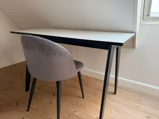 Skrivebord 120*60cm hvid