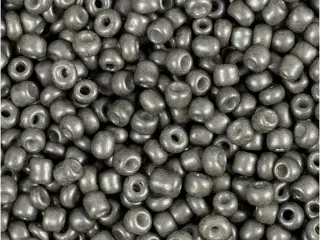 Rocaiperler, diam. 3 mm, str. 8/0, hulstr. 0,6-1,0 mm, grå, 25g/ 1 pk.