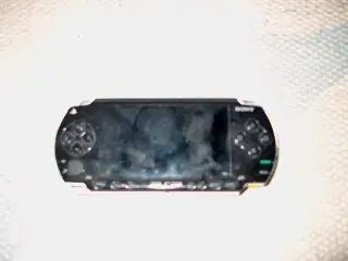 PSP | - - en brugt PSP billigt på