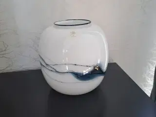 Holmegaard  buttet vase 