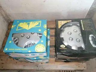 13 " Hjulkapsler. Nye