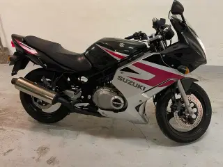 Motorcykel Suzuki 