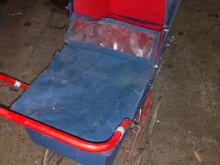 Gammel Brio barnevogn sælges