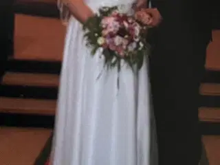 Lilly brudekjole str 50, slør og sko str 40