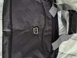 Rejsetaske, Mål 52x20x26