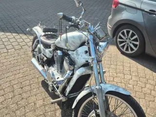 Suzuki vs 800 Intruder