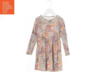 Blomstret kjole til piger fra Name It (str. 104)