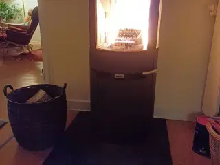 Aduro 9,5 brændeovn med sideglas