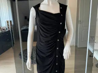 Sort kjole fra Star by Julie mcdonald