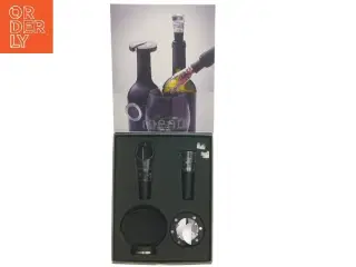 Nyt Vin tilbehør sæt fra Menu (str. 22x17 cm)