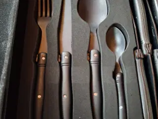 Bestik til 12 personer