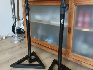Adam Hall højttaler/monitor stande
