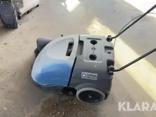 fejesugemaskine Nilfisk Sweeper SW750