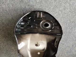 Tank Suzuki GSX 250 R    ( se under kommentar)