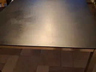 Spisebord  2 m med tillægsplader 