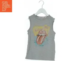 Grå tanktop med Rolling Stones print fra H&M (str. 128)