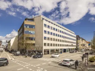 Butik med synlig hjørneeksponering i hjertet af Aarhus