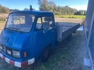 Ladbil MERCEDES HANOMAG (momsfri)