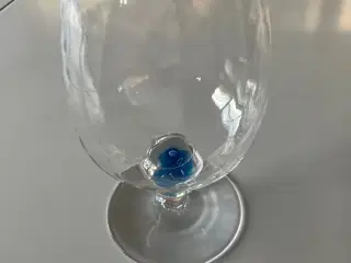Mundblæste rødvinsglas
