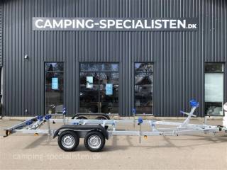 2023 - Selandia Bådtrailer P.2015 HT 2000 kg   Båd trailer 2 tons med spil model 2023  kan fås hos Camping-Specialisten.dk Silkeborg