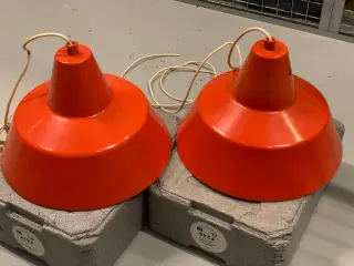 2 styks originale værkstedslamper