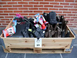 Palle Div støvler, ukendt antal, ubrugt. 