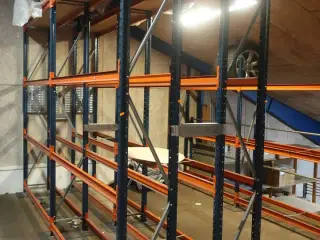 4 fag dækreoler med indhold