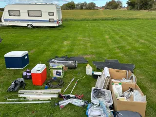 Diverse campingudstyr. Låse, pumper, truma osv