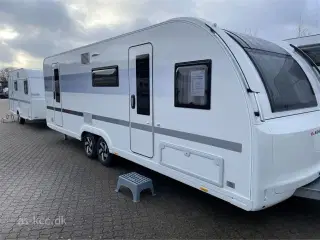 2022 - Adria Adora 673 PK Twin   Adria Adora 673 PK TWin aksel årg. 2022.  7 sovepladser, 10 siddepladser, mikroovn + kr. 1.795,- er lagt i prisen