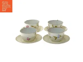 Sæt af fire blomstrede te-kopper med tallerkener (str. Ø 13,5 og 5,5xØ 9 cm)