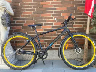 Købt til 5799 kr 27,5 tommer fed MTB 
