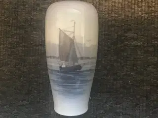 Royal copenhagen vase
