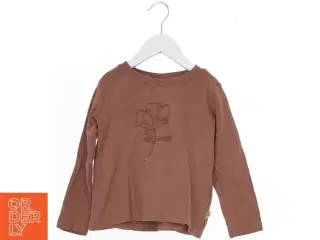 Langærmet bluse med blomstermotiv fra Pomp de Lux (str. 110)
