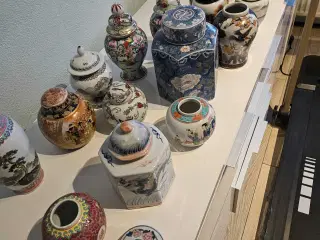 Kineser krukker, hele lottet. 500 kr