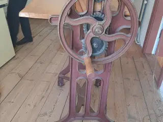 Tøjrulle med håndsving.