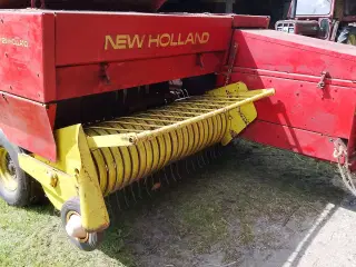 New Holland balle presser