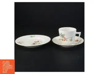 Porcelænskop, underkop og desserttallerken sæt fra Bing Og Grøndal (str. Diameter 15 og en halv cm kop 6 x 7 cm)