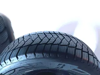 NYE Helårsdæk - 205/65R16C 107/105T Bridgestone 